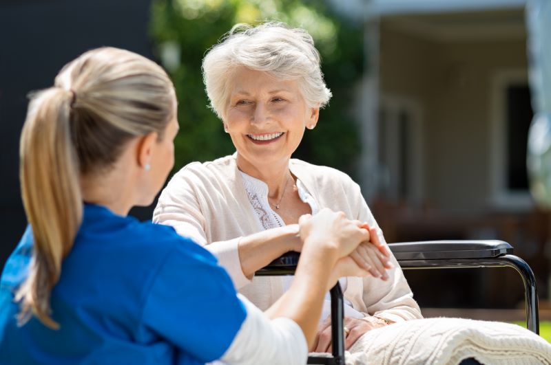 Live-in home care focuses on helping seniors maintain their independence.